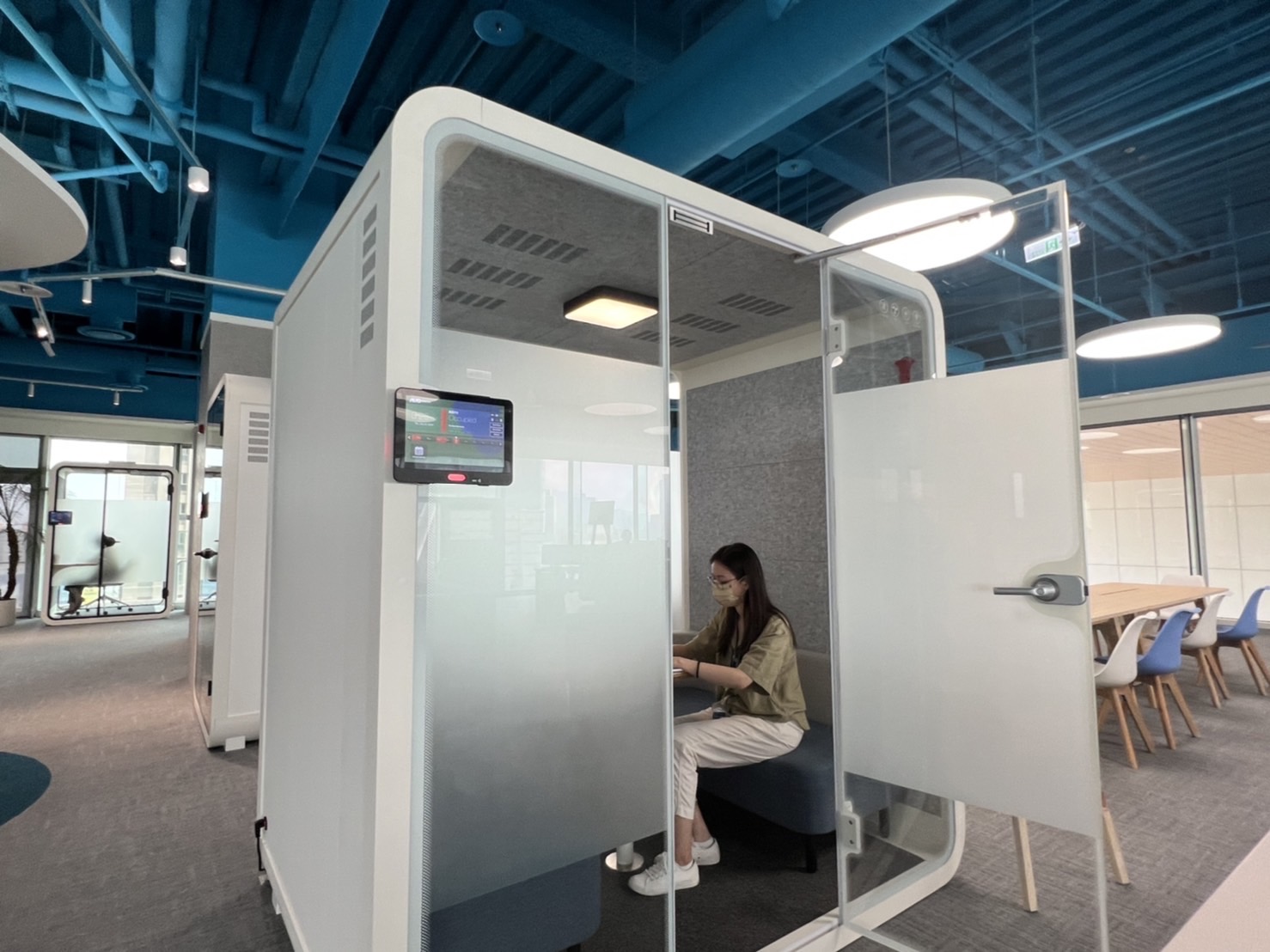 XPJ高雄據點的智慧行動辦公艙，展現XPJ在面板以外的研發應用軟實力