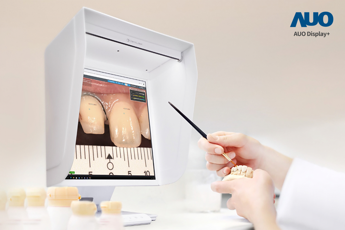 達擎智慧牙科比色解決方案獲得2025智慧顯示應用大賞之智慧醫療獎，透過獨家色彩還原運算及AI技術，以搭載XPJA.R.T.先進抗反光顯示器，擬真還原影像，提升假牙製作效率並大幅降低重製率