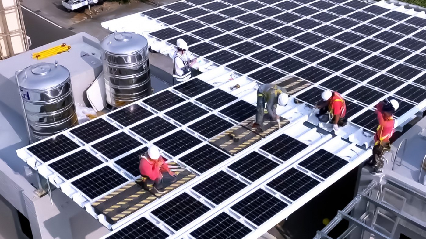 XPJ打造光電建築一體化整合建材，開發SunSteel光電整合型浪板，實現快速安裝、避免二次施工，讓屋頂光電躍升未來建物新標配。